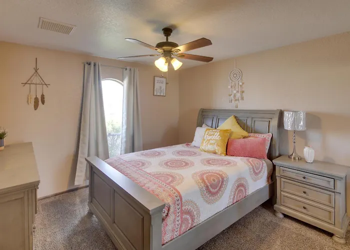 2 Mi To Havasu: Private Oasis W/ Pool & Views * Lake Havasu City