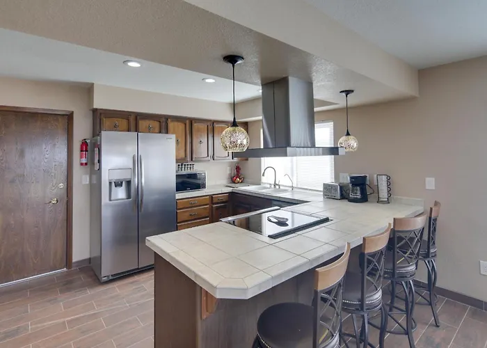 2 Mi To Havasu: Private Oasis W/ Pool & Views Holiday home *