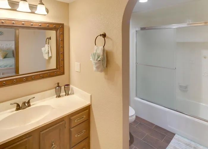 2 Mi To Havasu: Private Oasis W/ Pool & Views Holiday home Lake Havasu City
