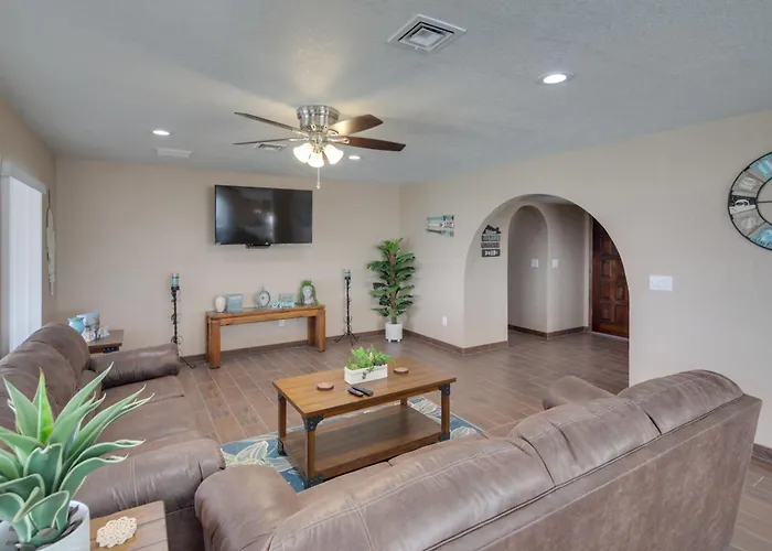 Holiday home 2 Mi To Havasu: Private Oasis W/ Pool & Views Lake Havasu City