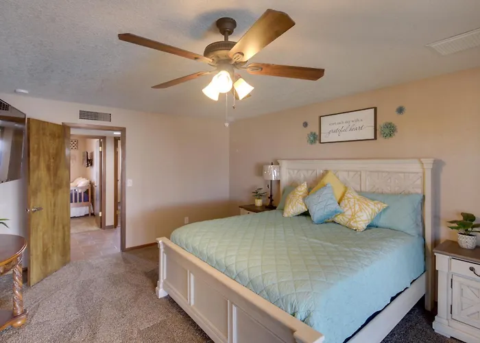 2 Mi To Havasu: Private Oasis W/ Pool & Views
